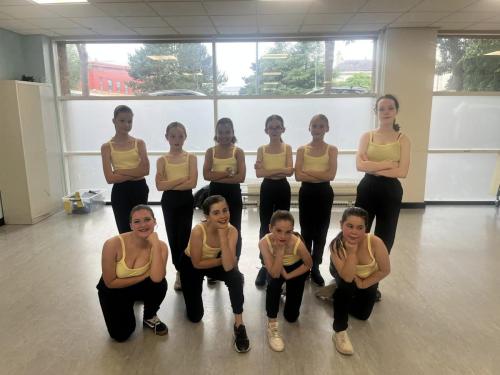 Dance performance group